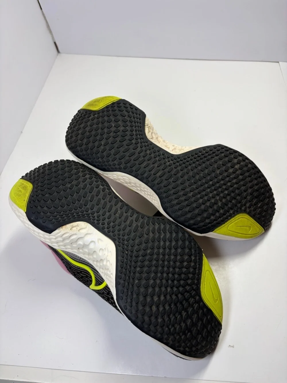Nike Zoom X Invincible Run Flyknit Volt Pink Athletic Running Shoe Women's US 9